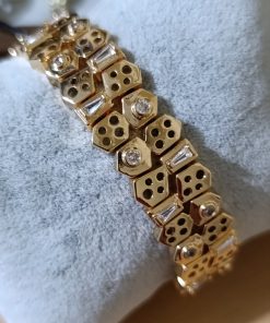 14 k renginde asansörlü bileklik